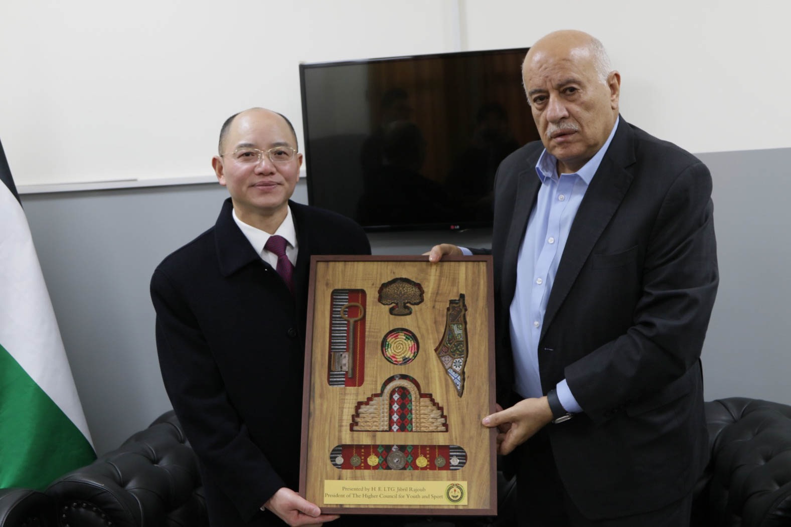 الفريق جبريل الرجوب يشيد بموقف الصين الداعم لفلسطين خلال لقائه بالسفير الصيني تسنغ جيشين