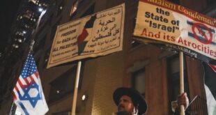 نادي في نيويورك يلغي عرضا كوميديا لإسرائيلي متورط بجرائم الحرب ضد شعبنا