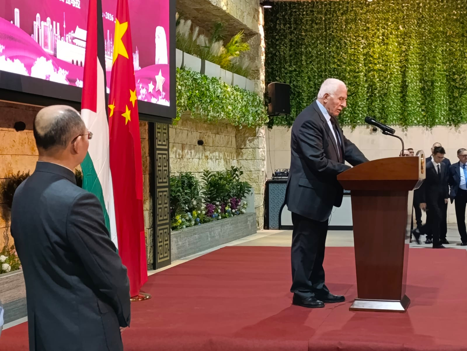 خلال حفل تكريم السفير الصيني .. الأحمد : الصين لعبت دورًا سياسيًا ودبلوماسيًا مميزًا دعمًا للقضية الفلسطينية