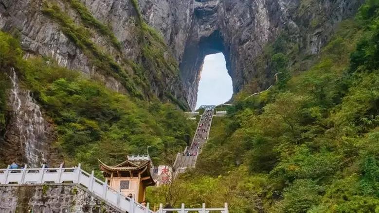 وزارة الثقافة والسياحة الصينية : المقيمون الصينيون قاموا بـ 6.52 مليار رحلة داخلية عام 2025