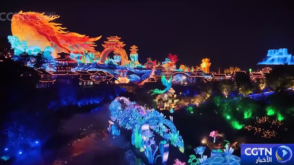 إطلاق مهرجانات ضوئية في مناطق عدة بالصين مع اقتراب عيد الربيع