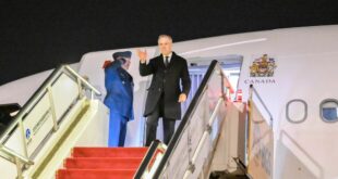 رئيس الوزراء الكندي يصل إلى بكين في زيارة رسمية