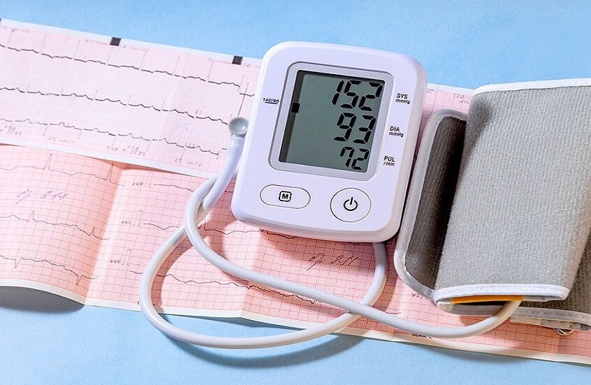 ضغط الدم المرتفع.. مخاطر صحية متعددة وأعراض يجب الانتباه لها