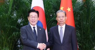 كبير المشرعين الصينيين تشاو له جي يلتقي رئيس جمهورية كوريا