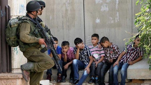 الاحتلال يعتقل 3 أطفال من عقبة جبر جنوب أريحا