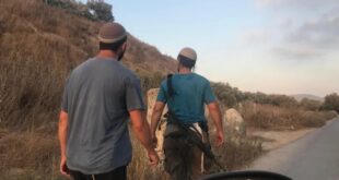 مستوطنون يستولون على دراجة نارية قرب حاجز عطارة شمال رام الله