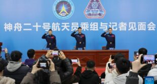 رواد مهمة الفضاء الصينية "شنتشو-20" يلتقون الصحافة بعد عودتهم من الفضاء