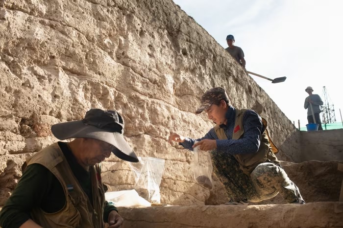 الصين : علماء آثار صينيون يكتشفون بناء قصر "إبانغ" فوق بركة أو بحيرة قديمة