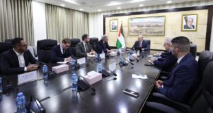 رئيس الوزراء يبحث مع المبعوث الأوروبي لعملية السلام المستجدات السياسية والأوضاع الميدانية