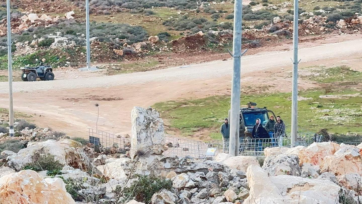 إصابة مواطن إثر اعتداء المستوطنين عليه في قصرة جنوب نابلس