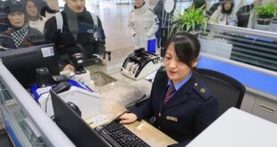 الصين : طرح تذاكر القطار لرحلات موسم ذروة السفر لعيد الربيع لعام 2026