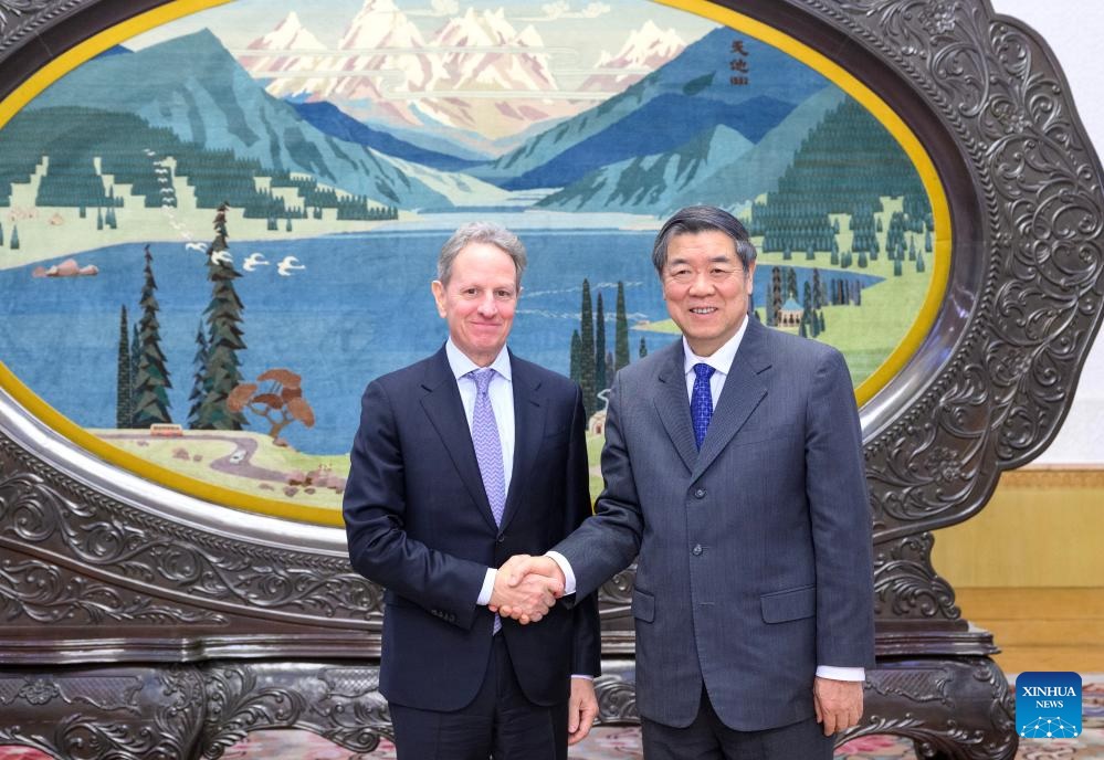 نائب رئيس مجلس الدولة: الصين ترحب بالشركات الأجنبية ورأس المال طويل الأجل لمواصلة توسيع الاستثمارات في الصين