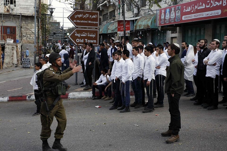 قوات الاحتلال تغلق وسط مدينة الخليل لتأمين اقتحام المستوطنين