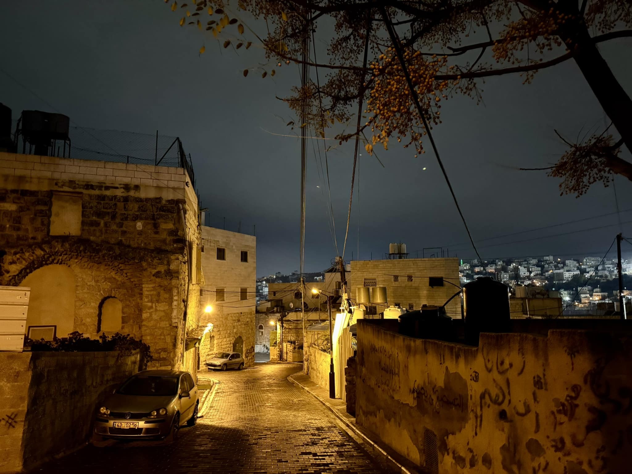 إصابة مواطن برصاص الاحتلال في خلة حاضور بمدينة الخليل