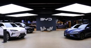 "بي واي دي" تتجاوز "تسلا" في مبيعات السيارات الكهربائية عام 2025