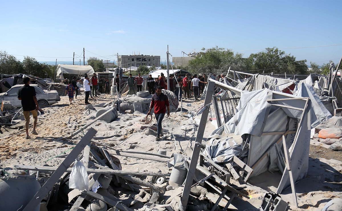 4 إصابات في قصف الاحتلال خيمة تؤوي نازحين بمواصي خان يونس في قطاع غزة