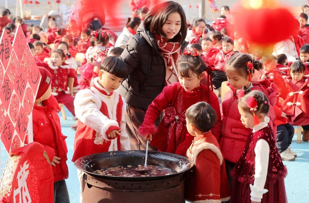 فعاليات متنوعة في جميع أنحاء الصين للترحيب بمهرجان لابا القادم للعام الجاري