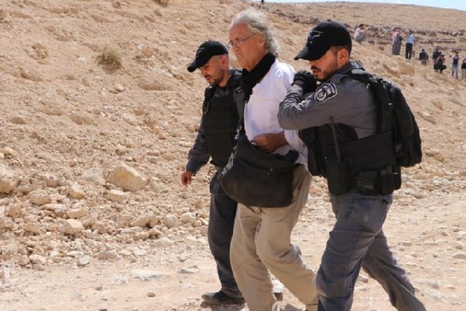 الاحتلال يعتقل أربعة متضامنين أجانب من المغير شرق رام الله