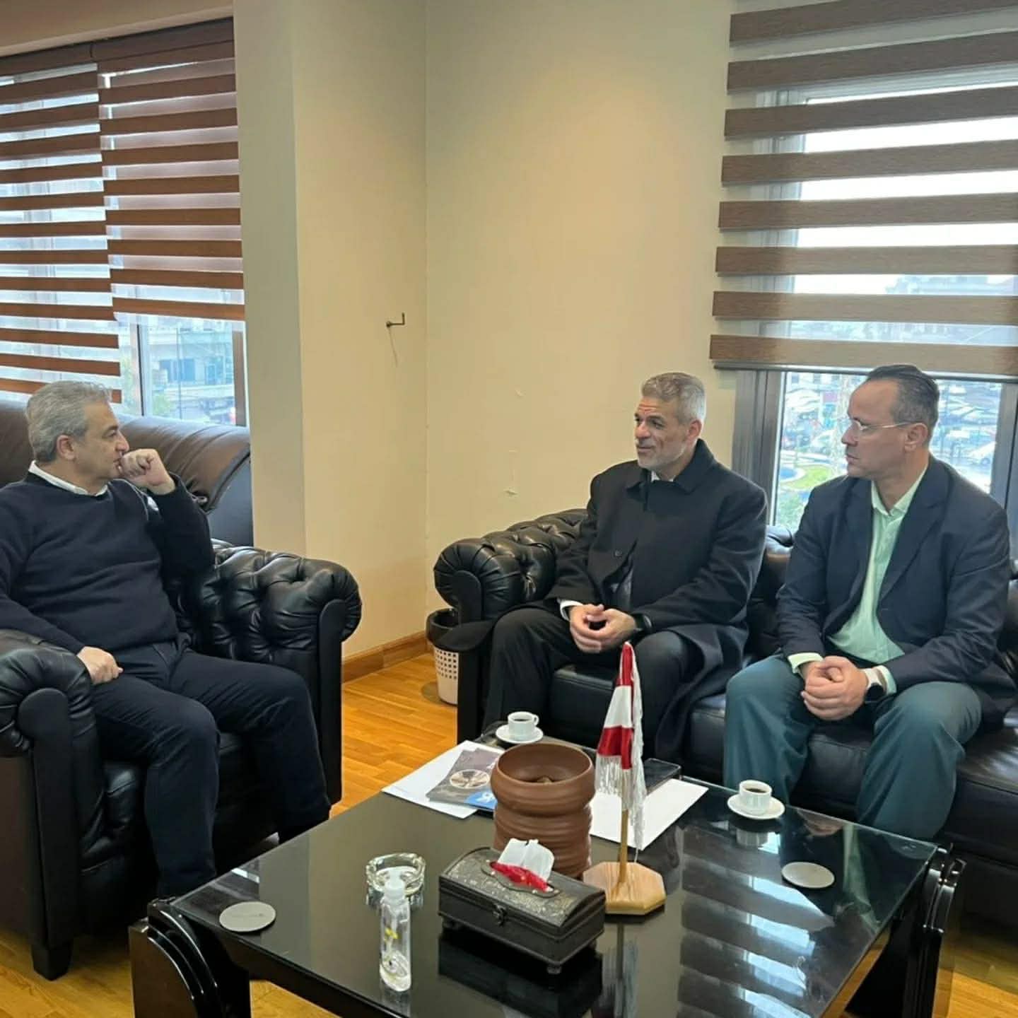 مدير مستشفى الهمشري يعزّز جسور التعاون الطبي بزيارة إلى مستشفى حمود الجامعي ومستشفى دلاعة