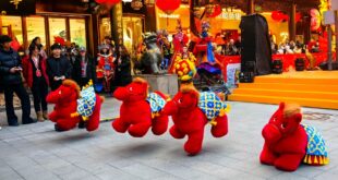 شانغهاي: عرض "الخيول الصغيرة المحظوظة" الآلية في مهرجان فوانيس حديقة يوييوان- مزيج مثالي بين التكنولوجيا والتقاليد الشعبية