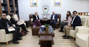 أبو هولي يدعو فنلندا لتجديد اتفاقية التمويل المتعدد السنوات مع الأونروا لحماية ولايتها وضمان الاستقرار الإقليمي