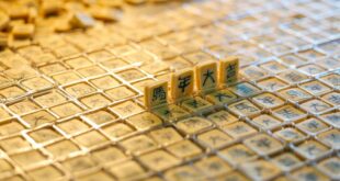 صناعة الحلوى المزينة بالرموز الصينية في محافظة تشيمن بشرقي الصين