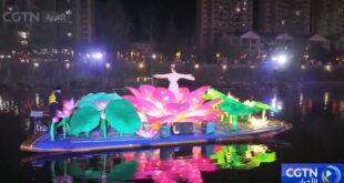 انطلاق عرض "حكايات نهر لونغهي" بمناسبة عيد الربيع الصيني في محافظة شيزو بمدينة تشونغتشينغ