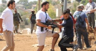 الأغوار الشمالية : إصابة مواطنين من خربة سمرة جراء رشهما بغاز الفلفل من قبل مستوطنين