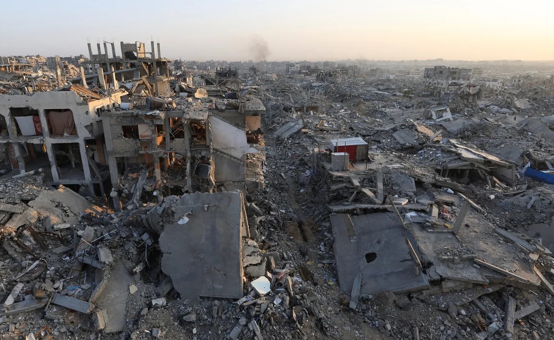 شهيد ومصابون برصاص مسيرة إسرائيلية في خان يونس بقطاع غزة