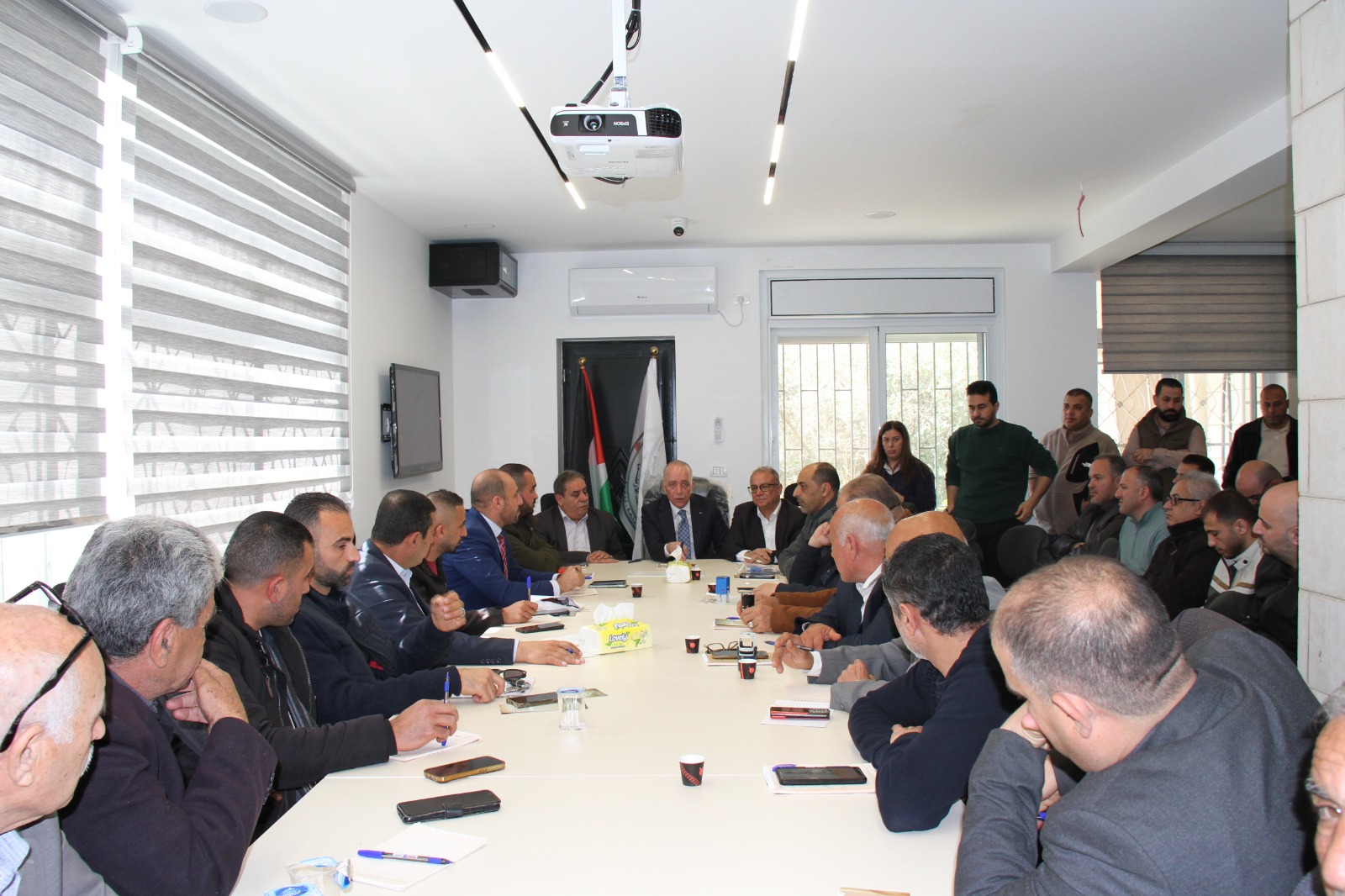 سلطة الأراضي ومركز أبحاث الأراضي يوقعان مذكرات تفاهم مع 12 تجمعاً فلسطينياً لدعم تسجيل الأراضي وتعزيز صمود المواطنين