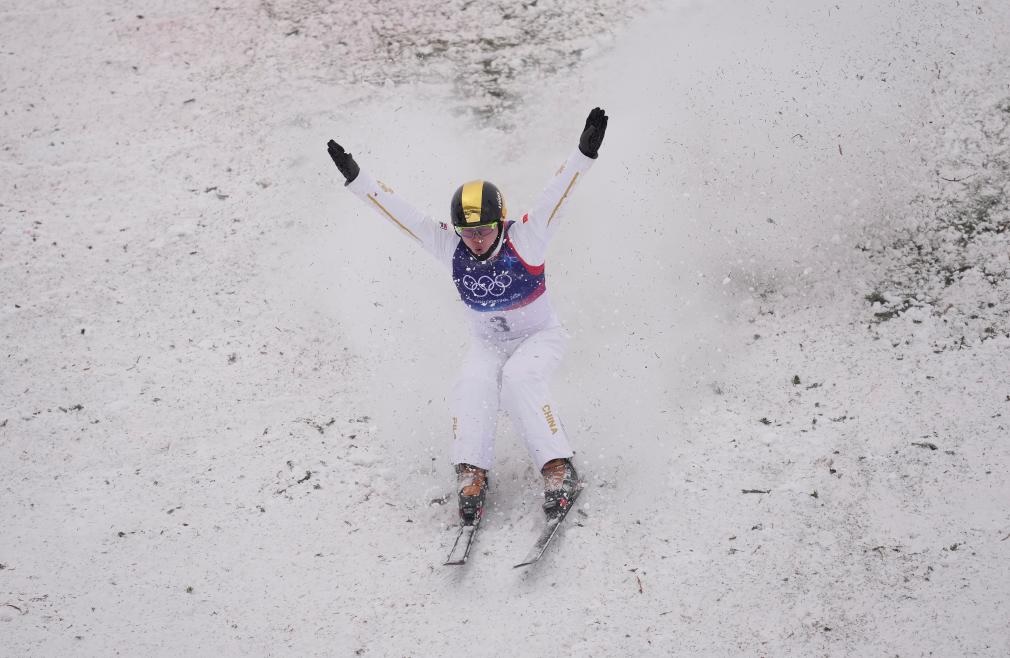 تصفيات القفزات الهوائية للرجال في التزلج الحر خلال أولمبياد ميلانو-كورتينا 2026