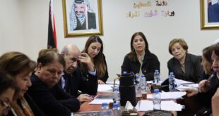 وزارة شؤون المرأة ولجنة صايغة الدستور تعقدان لقاءً تشاورياً مع المجتمع المدني حول مسودة الدستور المؤقت