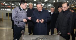 رئيس مجلس الدولة الصيني يدعو إلى تسريع عملية النهوض بمناطق القاعدة الثورية القديمة