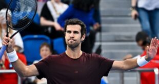 الروسي خاتشانوف يبلغ ربع نهائي بطولة الدوحة للتنس