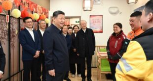 شي يشيد بالعمل الجاد لعمال التوصيل خلال جولة تفقدية في بكين