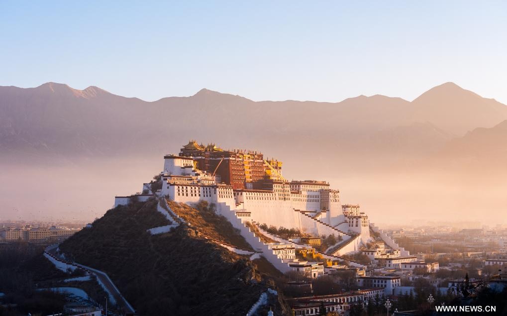 قصر بوتالا في جنوب غربي الصين