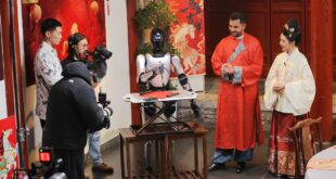 ليلة لم الشمل لاستقبال عام الحصان (1): التقليدية أم التكنولوجية؟ منافسة فنية بين أربعة مقدمين