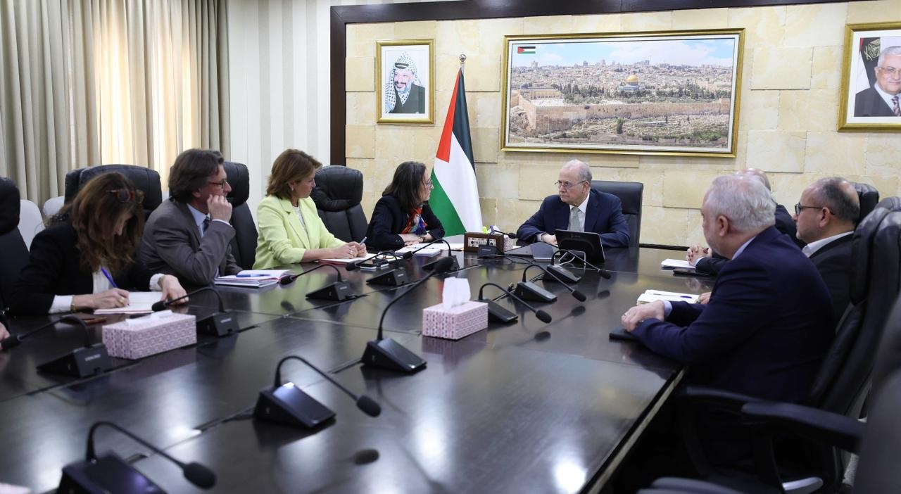 رئيس الوزراء يبحث مع وفد بلجيكي أولويات الدعم والتعاون المشترك