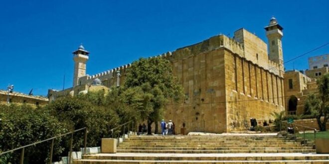 الاحتلال يغلق الحرم الإبراهيمي الشريف في الخليل حتى اشعار آخر