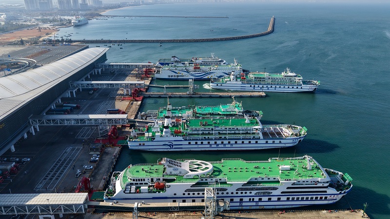 ميناء هاينان للتجارة الحرة يستقبل أول ذروة سفر لعيد الربيع بعد إطلاق العمليات الجمركية الخاصة على مستوى الجزيرة