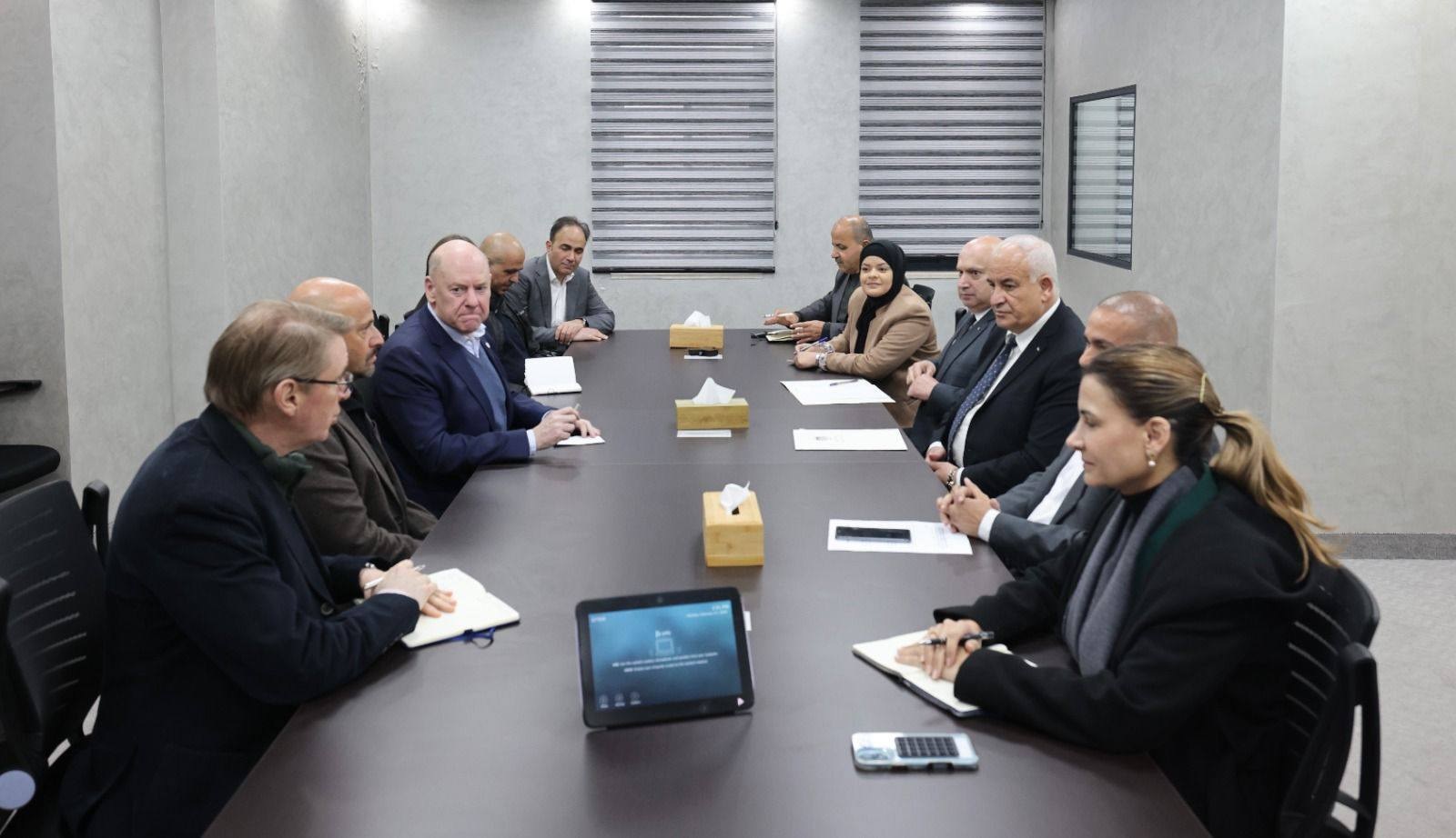 وزير الداخلية اللواء زياد هب الريح يبحث مع مدير منظمة "هالو ترست" التعاون في إزالة مخلفات الحروب