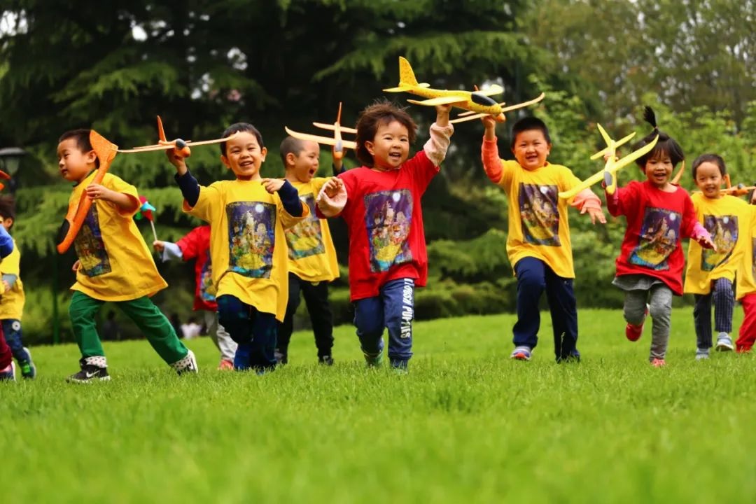 الصين تعمل لتحسين رفاه الأطفال وتعزيز رعاية القاصرين