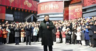 رئيس الصين شي جين بينغ يزور أهالي بكين قبيل عيد الربيع