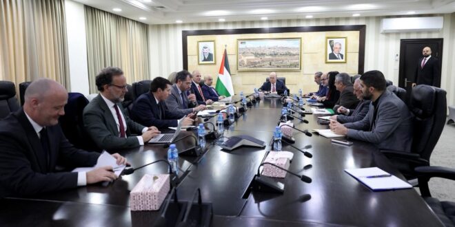 رئيس الوزراء يلتقي مسؤولين دوليين ويحذر من خطورة مشاريع ومخططات الضم والتوسع الاستيطاني