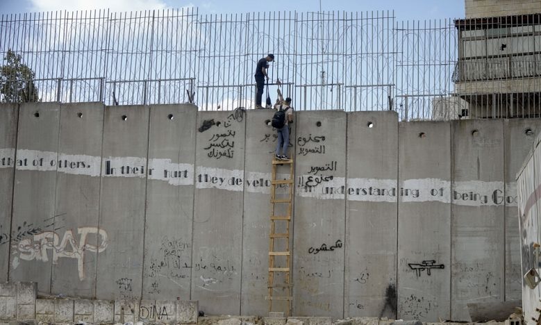 إصابة مواطن مسن برصاص الاحتلال شرق بيت لحم قرب جدار الفصل في دار صلاح شرق بيت لحم