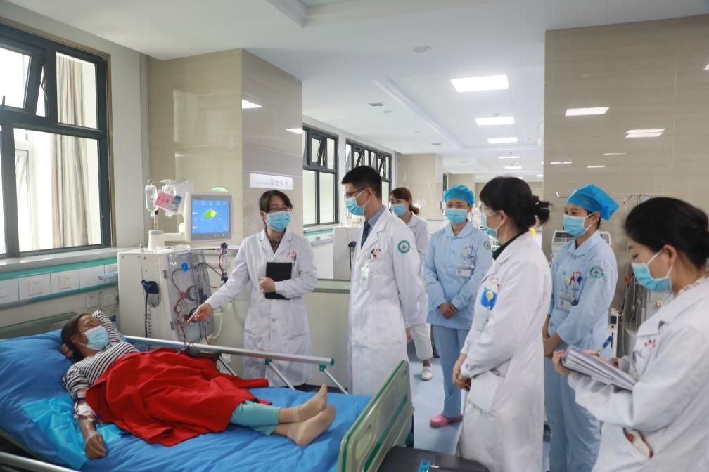 الصين تطلق برنامجا تجريبيا للاستشارات الطبية الأولية عبر الإنترنت لتوسيع نطاق الوصول إلى الرعاية الصحية عالية الجودة