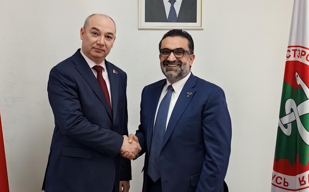 سفير دولة فلسطين لدى بيلاروس يبحث التعاون الصحي مع وزير الصحة البيلاروسي