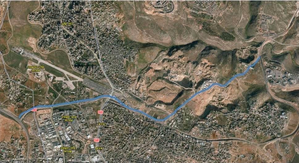 سلطات الاحتلال تشرع بشق شارع استيطاني شمال القدس