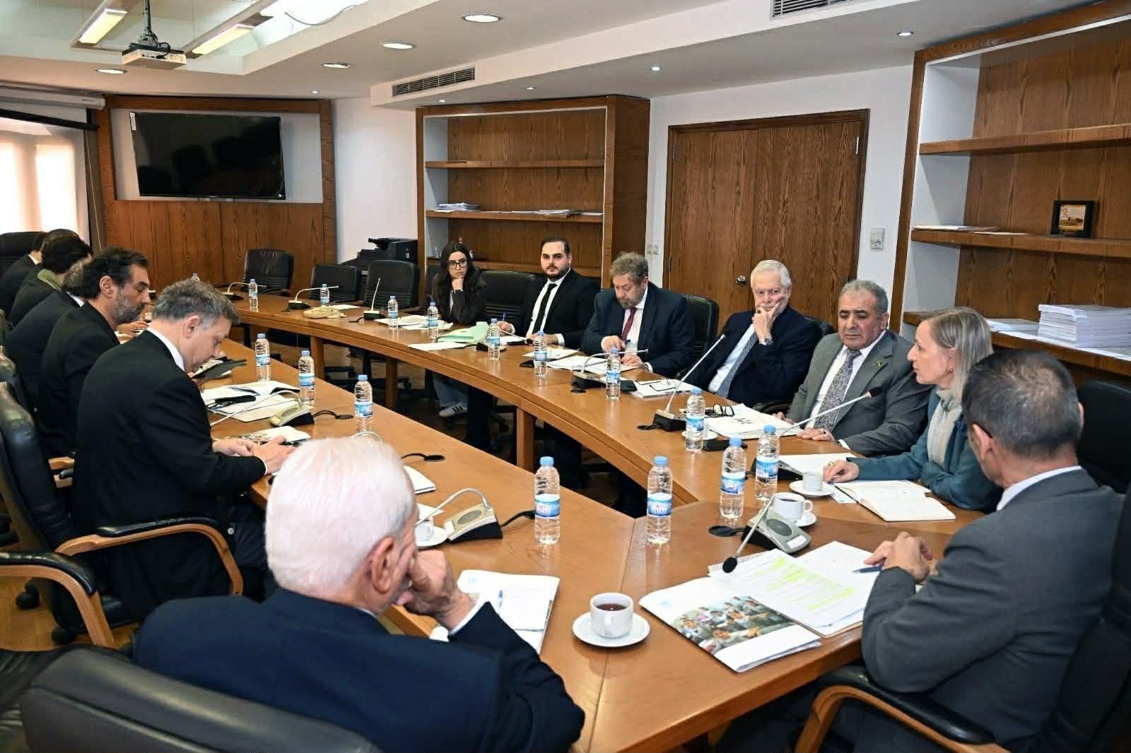 قراءة في الحراك الدبلوماسي الفلسطيني في لبنان وانعكاساته على المخيمات الفلسطينية