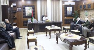 محافظ جنين كمال أبو الرب يلتقي مديرة مكتب التعليم العالي ويبحث سبل تطوير العمل